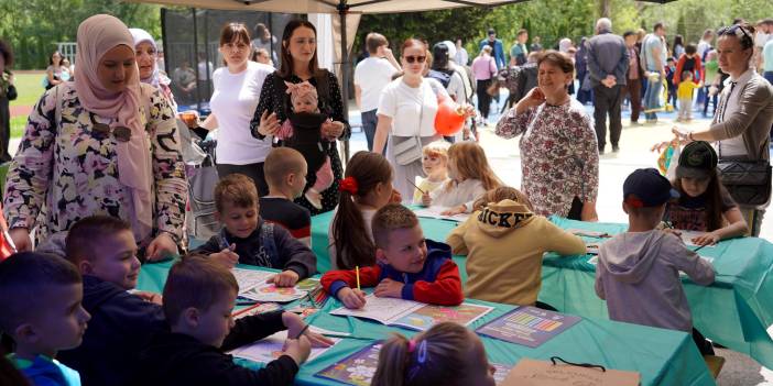 Selçuklu Belediyesi Bosnalı çocukların yüzünü güldürdü