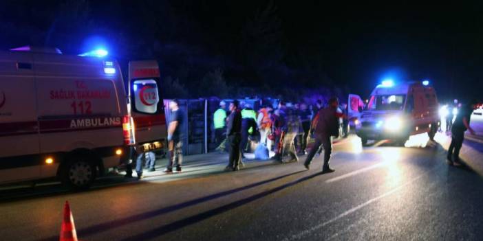 Geziden dönen ortaokul öğrencileri kaza yaptı: 25 yaralı