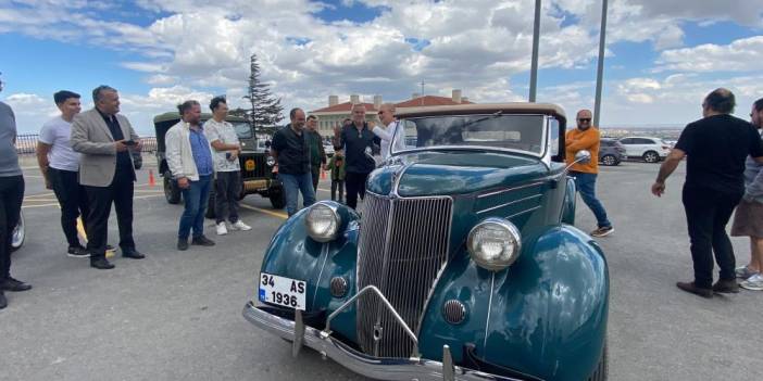 Klasik otomobili ile Konya’nın Antik Kenti’ne geldi