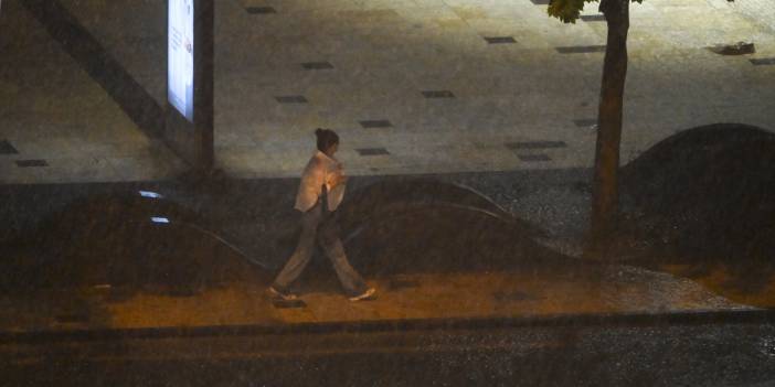 Ankara’yı sel aldı! Caddeler suyla doldu