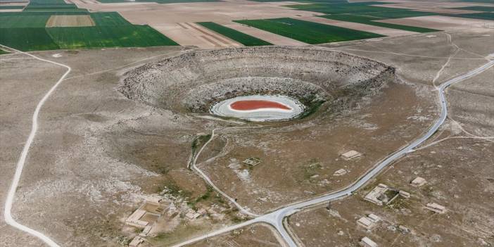 Eski görüntüsünden eser kalmadı! Konya’da kuruyan bu göl renk değiştirdi