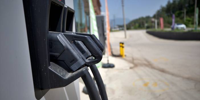 Sayısı giderek artıyor! Elektrikli araçlar için iş yerlerine şarj üniteleri kuruyorlar