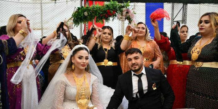 2 gün 2 gece süren düğünde 2 milyon liralık takı takıldı