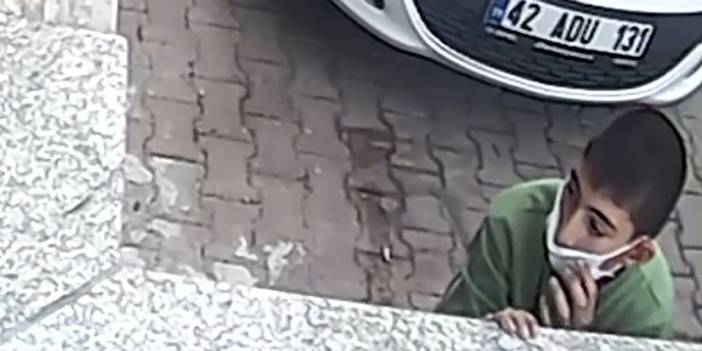 Sokağa çıkma yasağında bir çocuğun ekmek alma çabası kamerada