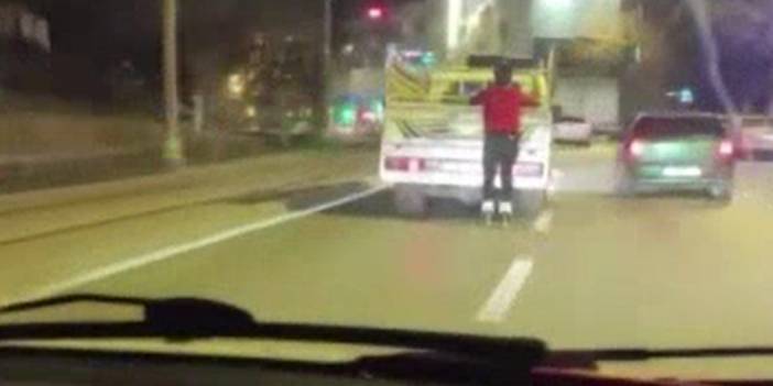 Konya'da patenli gençlerin trafikte tehlikeli yolculuğu