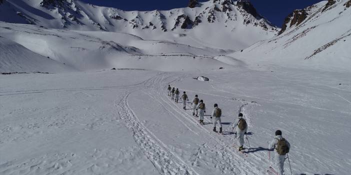 Özel harekat MAK timi 3100 rakımda kış eğitimi alıyor