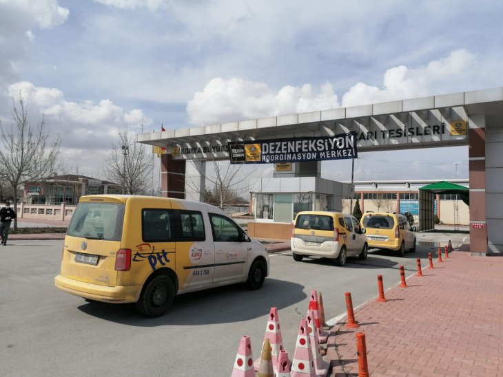Konya Büyükşehir’den dolmuş, taksi ve servislere dezenfeksiyon hizmeti
