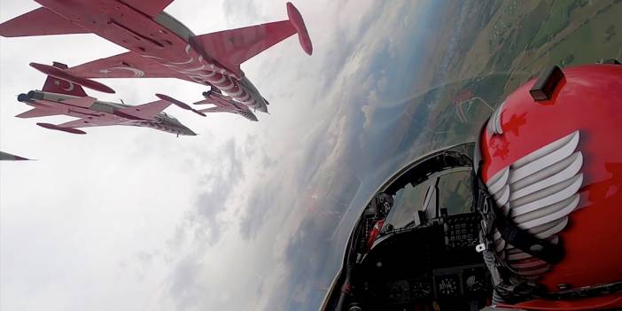 Konya'da konuşlu Türk Yıldızları, Avrupa semalarında şov yaptı