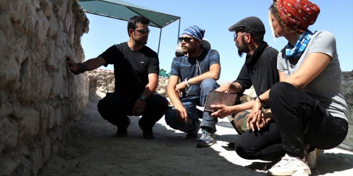 Konya'da geçmişi prehistorik döneme kadar uzanan antik kentteki tiyatro gün yüzüne çıkarılıyor