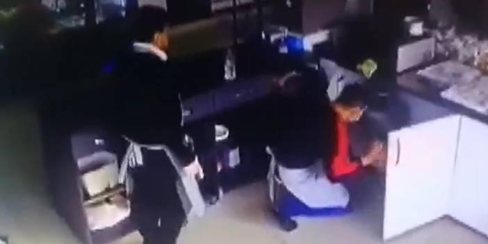 Kavgadan korkan iki pastane çalışanının dolaba saklanması güvenlik kamerasında