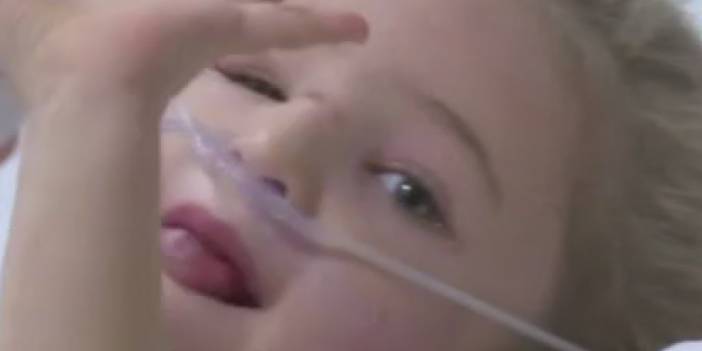 Enkazdan kurtarılan küçük Elif, Türkiye’ye el salladı