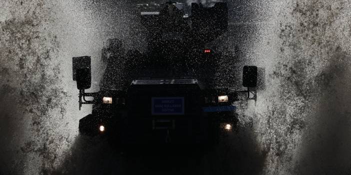 Jandarmanın zırhlı araç sürücü adaylarına zorlu eğitiminden kareler