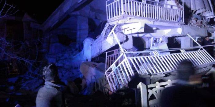 Elazığ'ın Sivrice ilçesinde 6,8 büyüklüğünde deprem meydana geldi