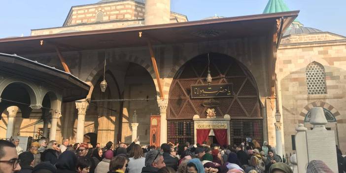 Şeb-i Arus'ta Mevlana'ya koştular