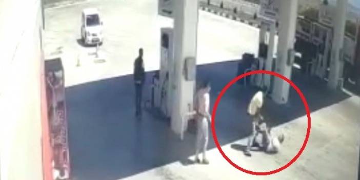 Akaryakıt istasyonunda denetim yapan gelir uzmanının darp edilmesi anı kamerada