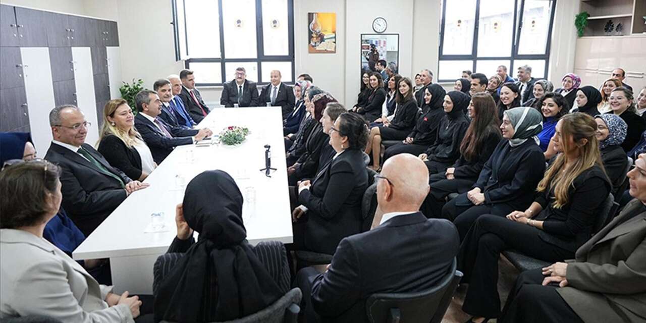 Öğretmen, öğrenci ve veliler 24 Kasım'ı birlikte kutlayacak