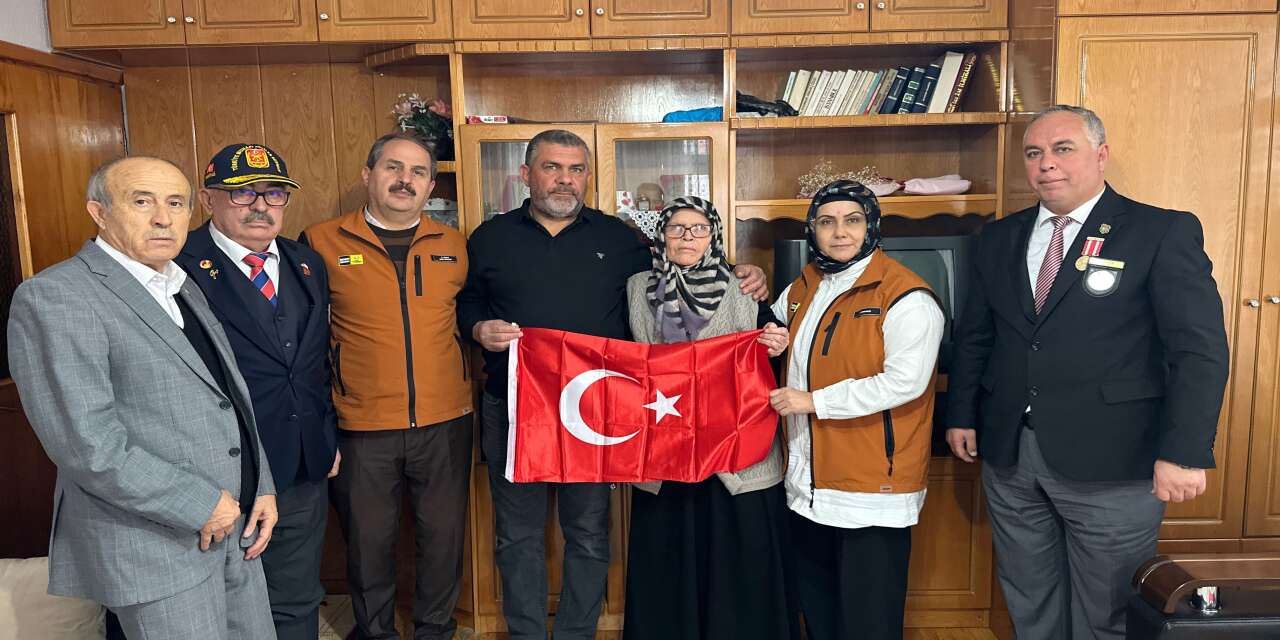 Konya Büyükşehir şehit öğretmenleri unutmadı