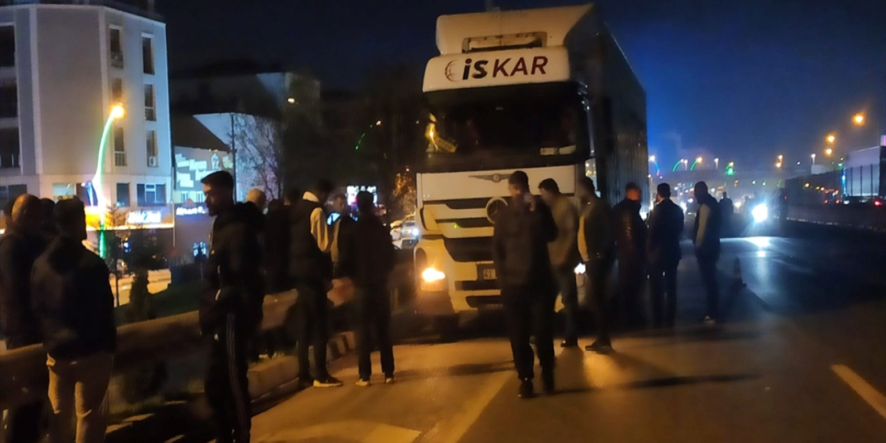 TIR’dan indi, motosiklet çarptı! İkisi de öldü