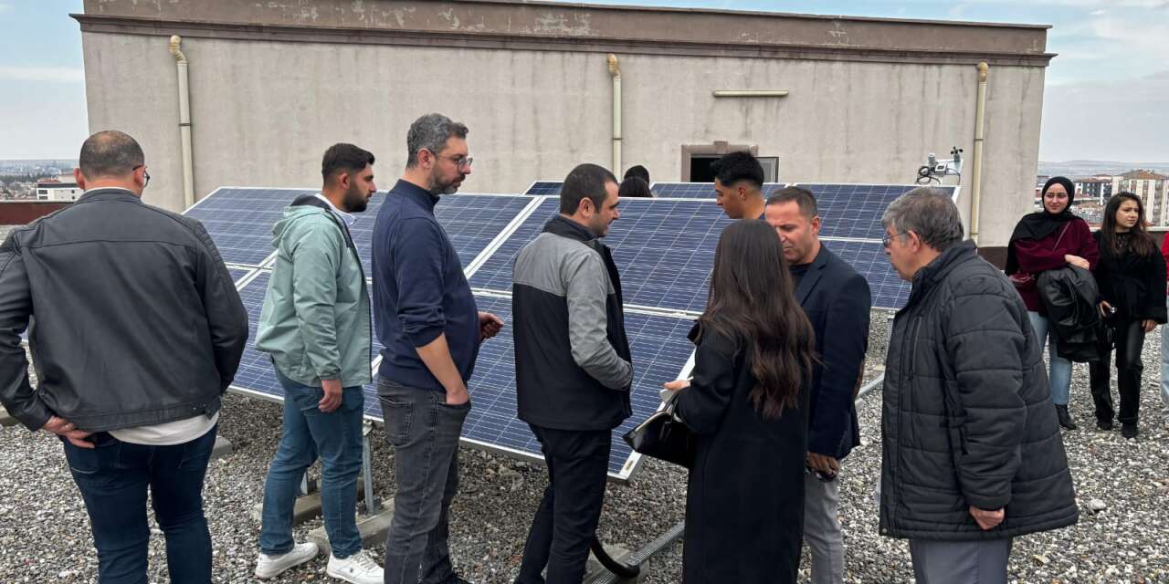 Konya’da Avrupa’nın en büyük güneş santrali öğrencileri ağırladı