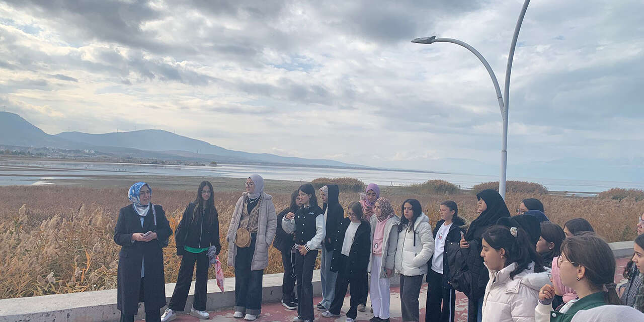 Konya’da öğrenciler kuraklığı yerinde gözlemledi, tarih ile buluştu