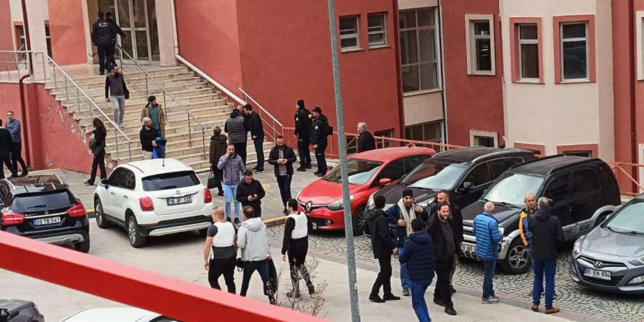 Üniversitede rehin krizi