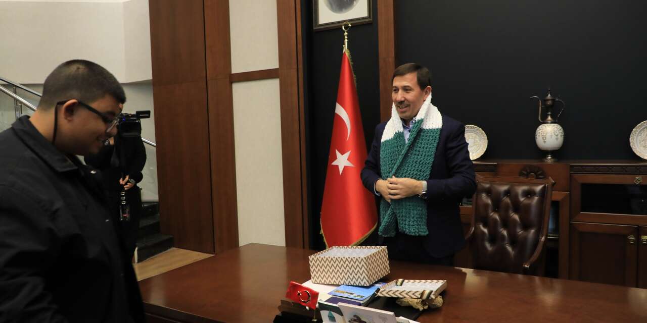 Konya’nın özel çocuklarından Başkan Kılca’ya özel hediye