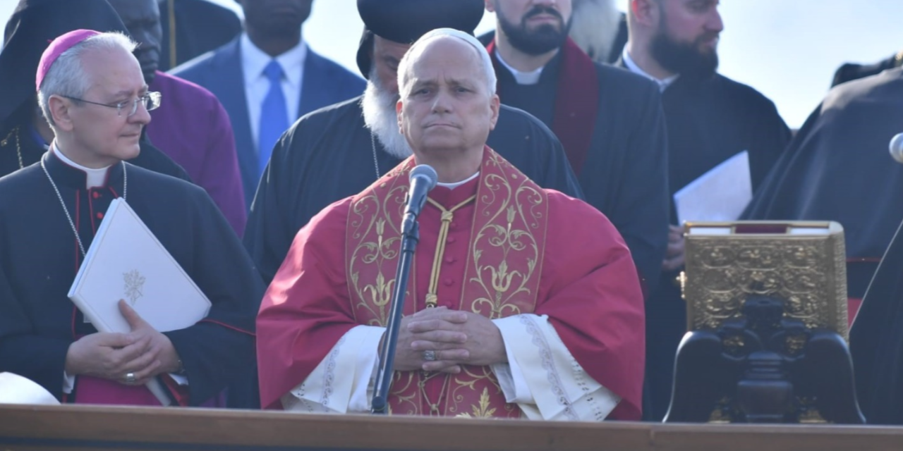 Papa 1700 yıl sonra Türkiye’de tarihi ayine öncülük etti