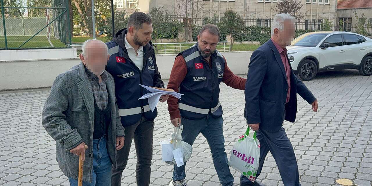 Biri 82, biri 72 yaşında! Parkta uygunsuz hareketler yaparken yakalandılar