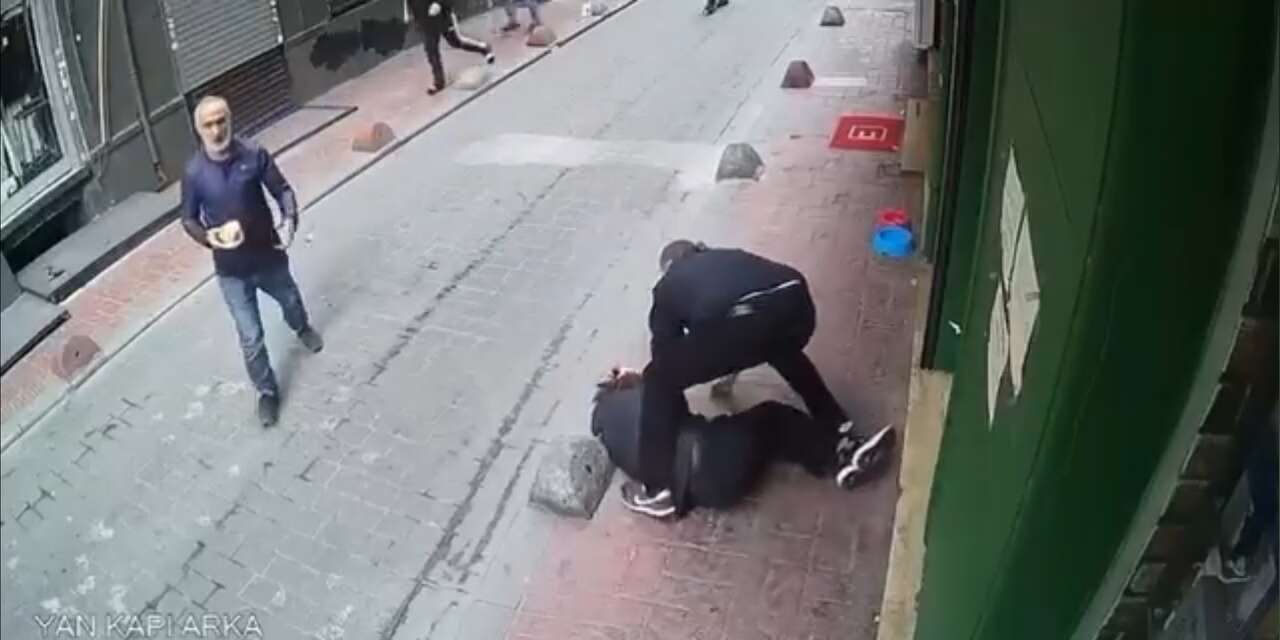 Küfür tartışması kanlı bitti! O anlar kameralarda