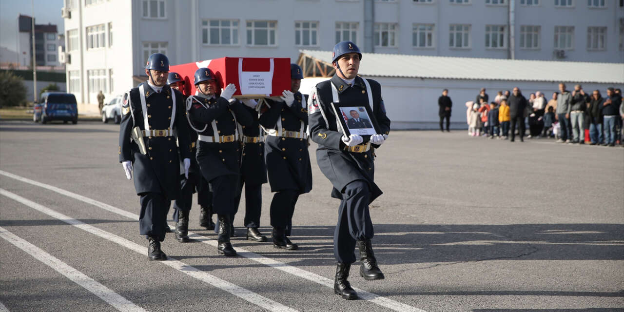 Hayatını kaybeden Jandarma Komutanı Osman Deniz'e acı veda