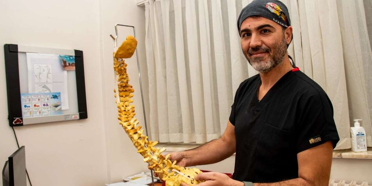 Konya’da ilk! Fıtık ameliyatı olan genç çiftçi 2 saat sonra yürüdü