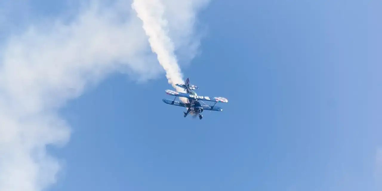 Havada iki uçak çarpıştı! 1 pilot hayatını kaybetti