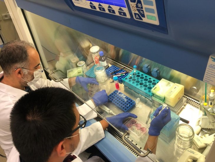 Türk bilim insanları Kovid-19'a karşı yeni nesil ilaç için çalışıyor