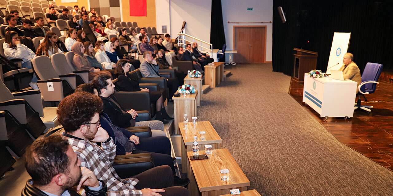 Cumhurbaşkanlığı Korosu Şefi Konya’daki öğrencilerle buluştu