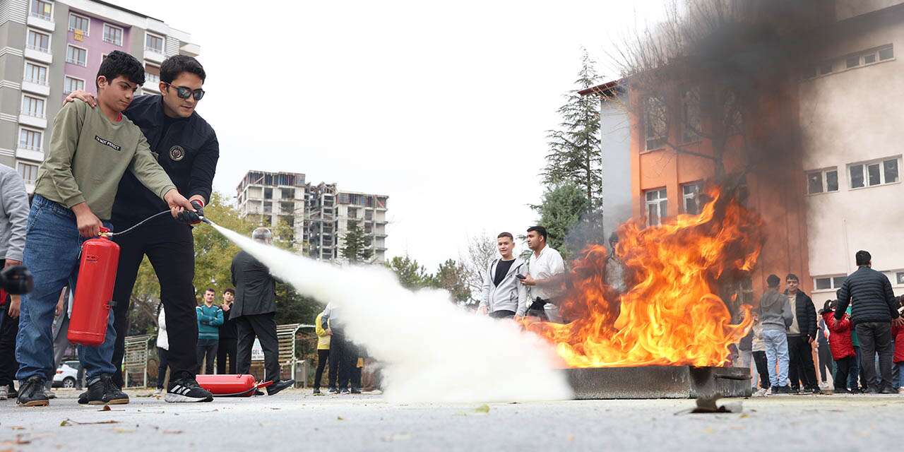 Konya Büyükşehir, özel çocukları afetlere karşı hazırladı