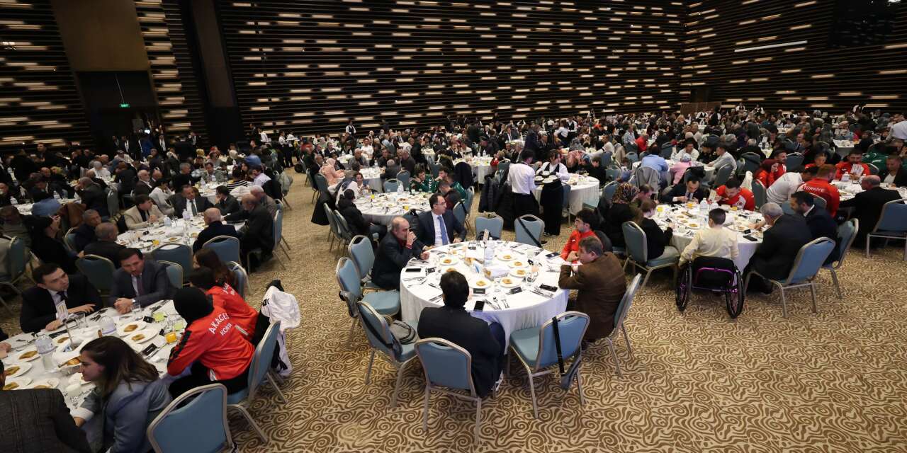 Konya’da dev organizasyon! Özel aileler bir araya geldi