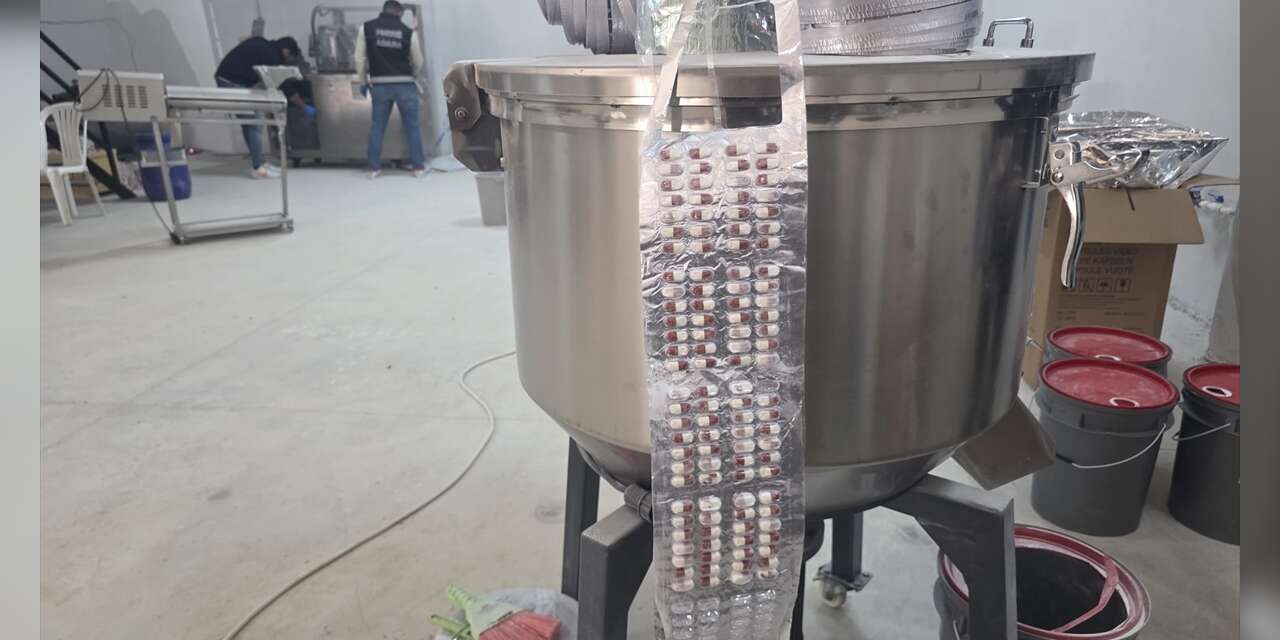 Sahte ilaç üretimi yapıyorlardı, polis bastı