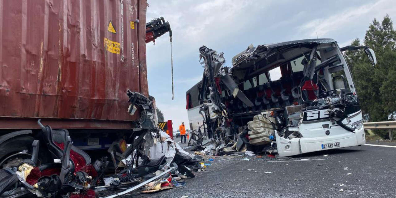 7 kişinin öldüğü otobüs kazasının nedenini yaralı kurtulan yolcu açıkladı