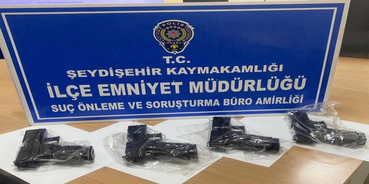 Konya’da polis şüphe üzerine arama yaptı, paketli 4 silah çıktı
