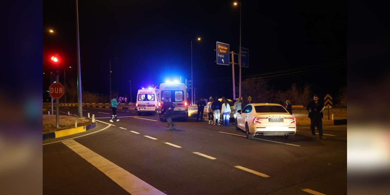 Kırmızı ışığı görmezden geldi, kaza kaçınılmaz oldu