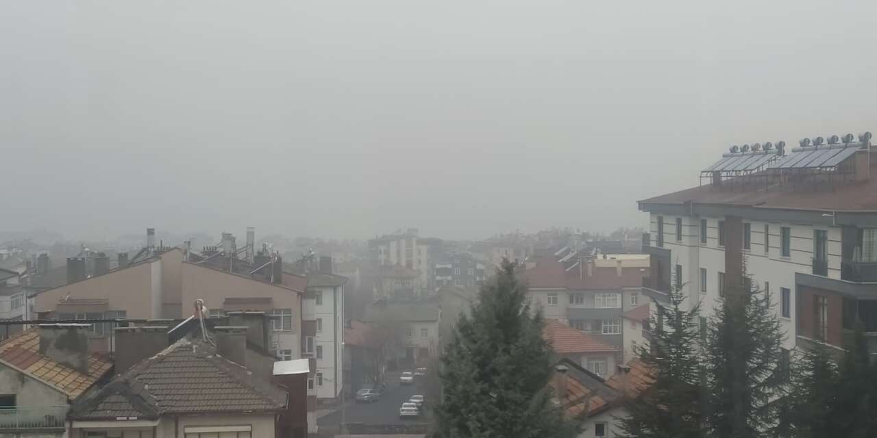 İlçeyi sis kapladı, Beyşehir Gölü gözden kayboldu