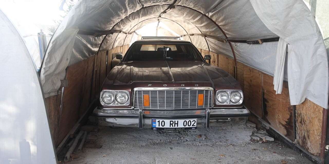 Konya’daki bu seralarda sebze değil, araba yetiştiriliyor