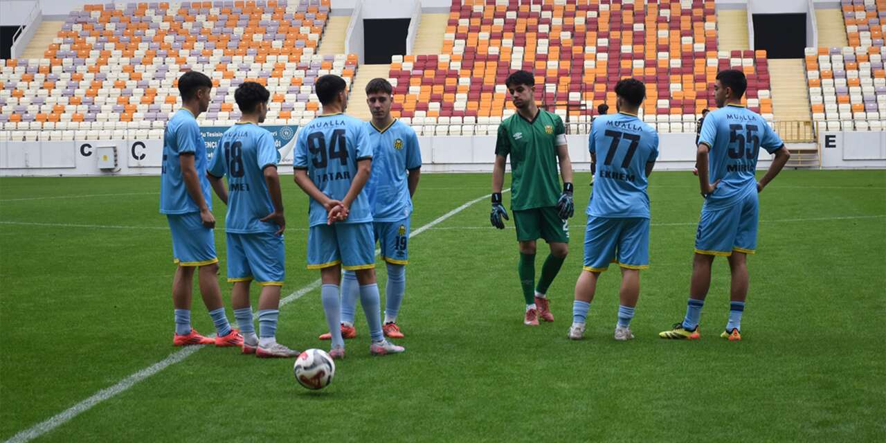 Bir kulübün dibe vuruş hikayesi! Maça çıkacak oyuncu kalmadı