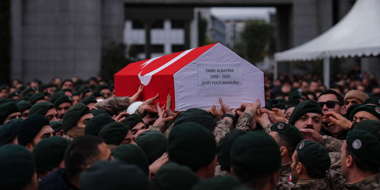 Uyuşturucu operasyonunda şehit olan polisimize acı veda