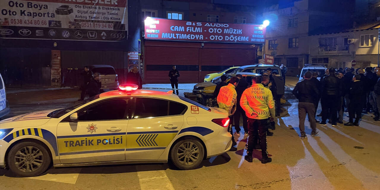 Kaçırdığı taksiyle kaza yapıp kaçtı, polisi yarım saat peşinden koşturdu