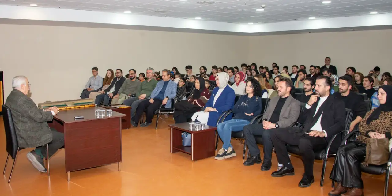 Konyalı usta sanatçı Sadreddin Özçimi, öğrencilerle bir araya geldi