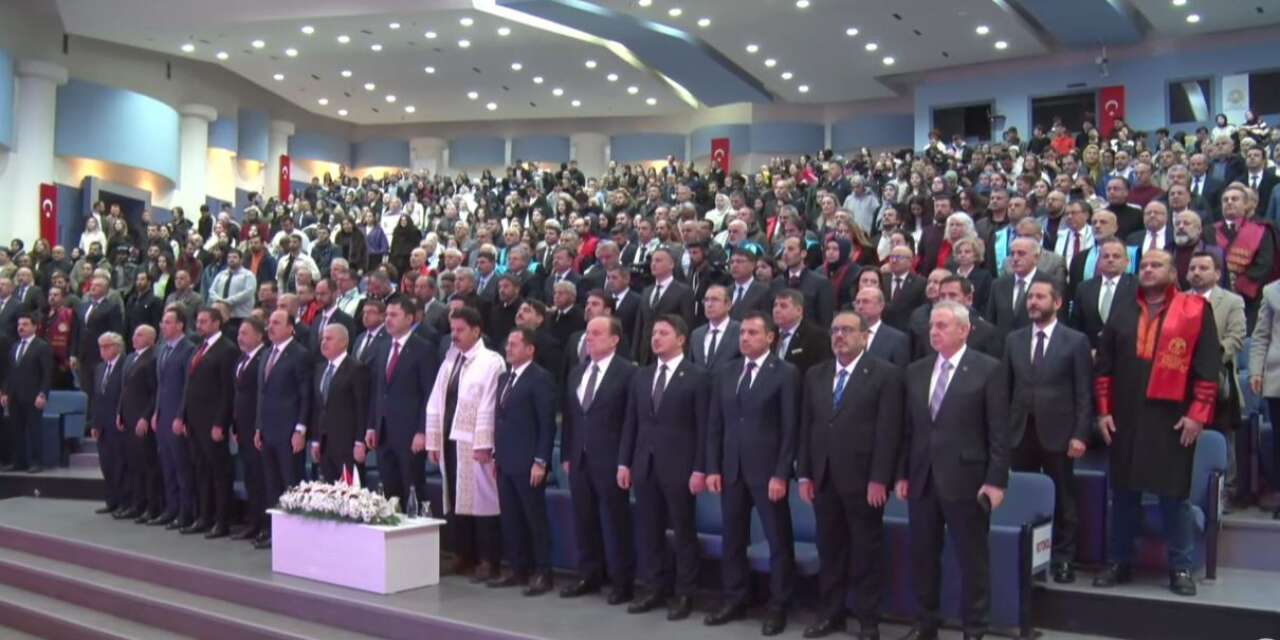 Selçuk Üniversitesi’nden Bakan Kurum’a Konya’da büyük onur