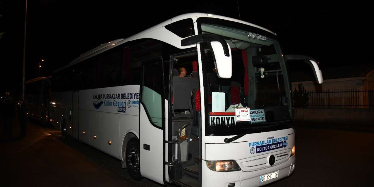 İnsanlar Şeb-i Arus için Konya’ya akın etmeye devam ediyor