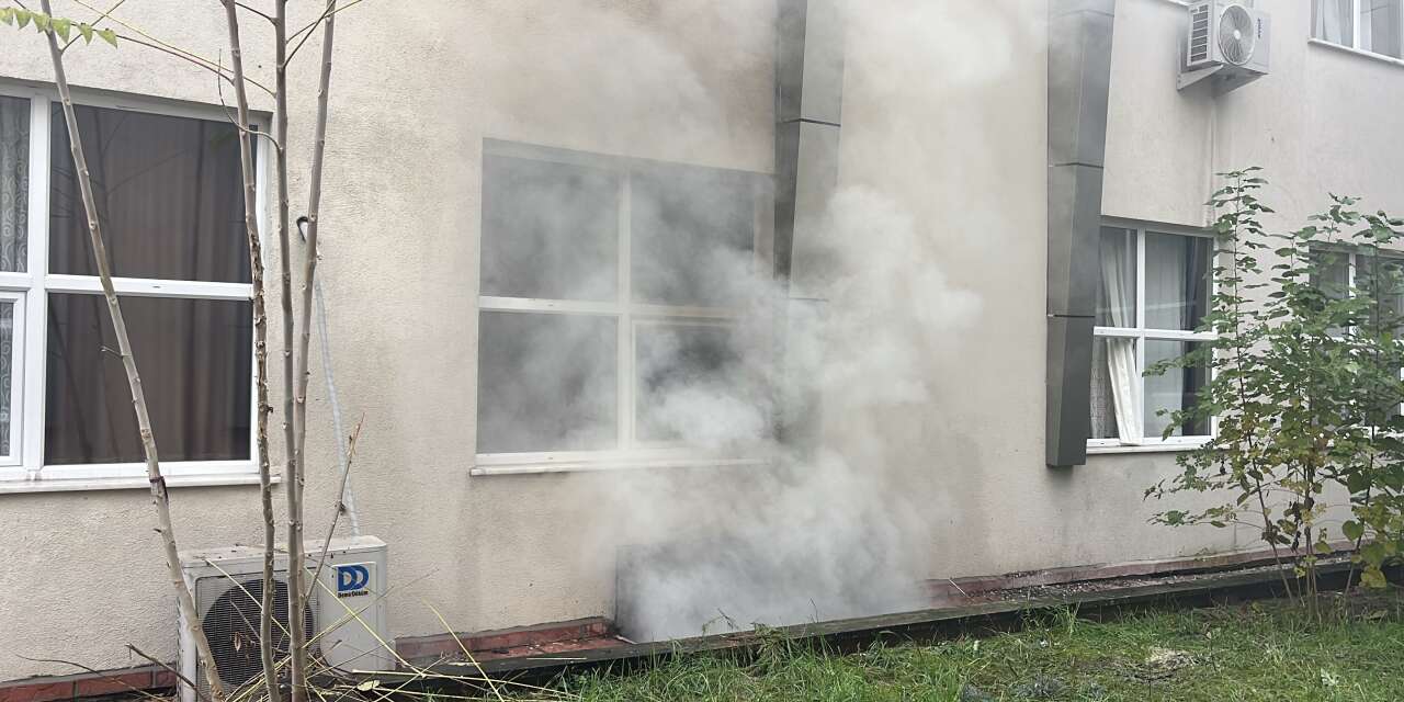 İlkokulda yangın paniği! Veliler okula koştu