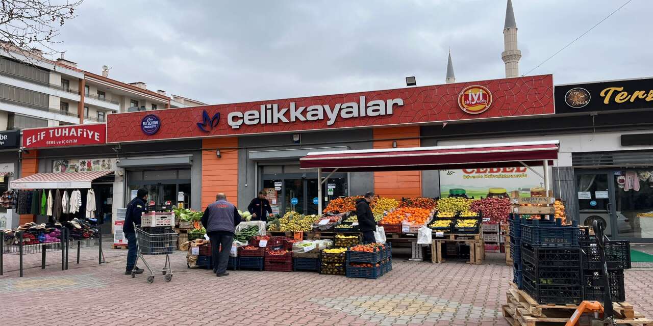 Konya’nın zincir marketi toz şekerin fiyatını dibe çekti